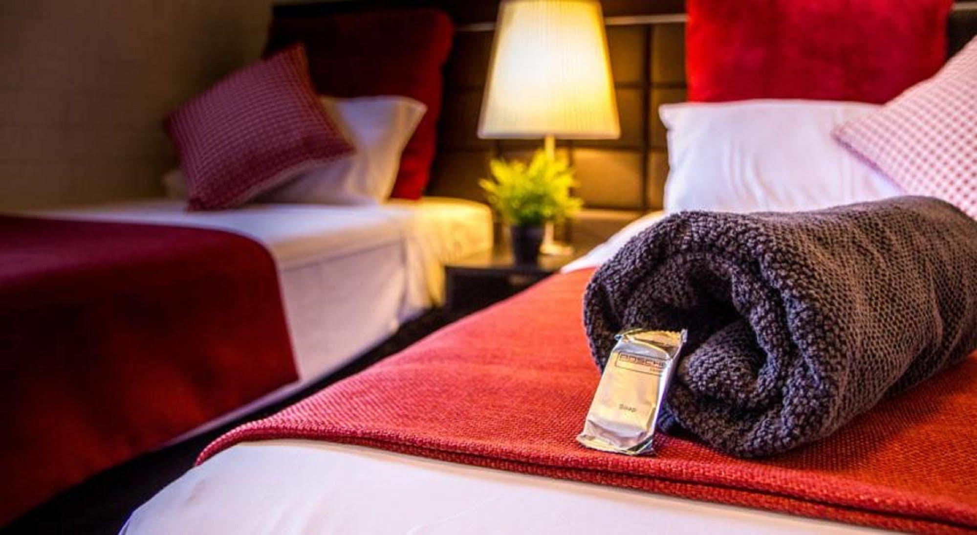 Ascot Budget Inn & Residences Brisbane Buitenkant foto