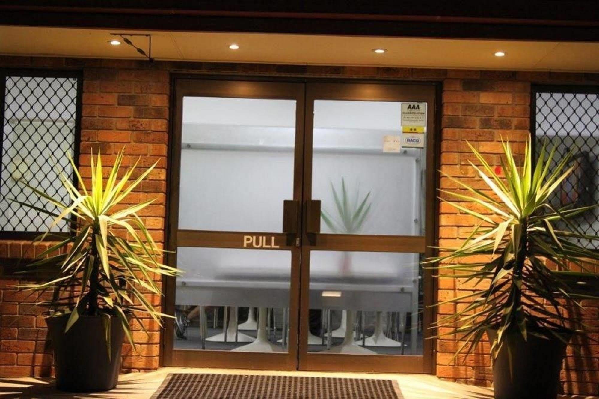 Ascot Budget Inn & Residences Brisbane Buitenkant foto